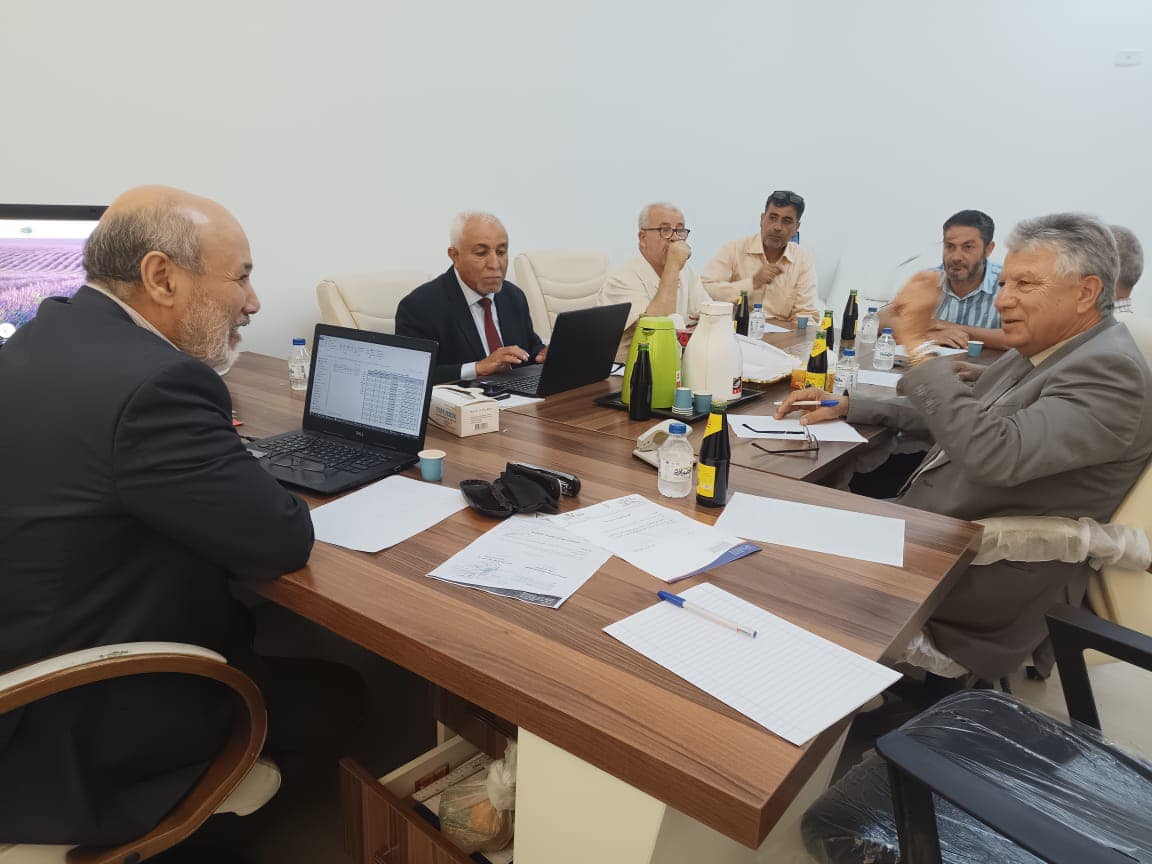 إجتماع علمي لكل  لجان المؤتمر العلمي الأول لكلية اللغات والترجمة