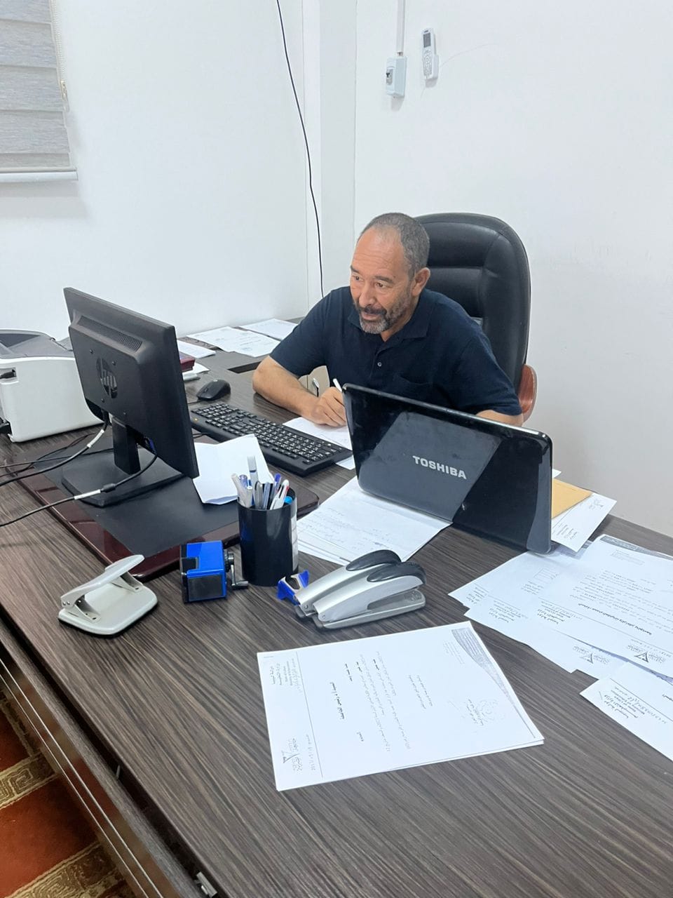 فريق الجودة في تجهيز ملفات الاعتماد المؤسسي بكلية اللغات والترجمة