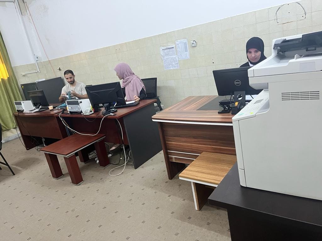 فريق الجودة في تجهيز ملفات الاعتماد المؤسسي بكلية اللغات والترجمة